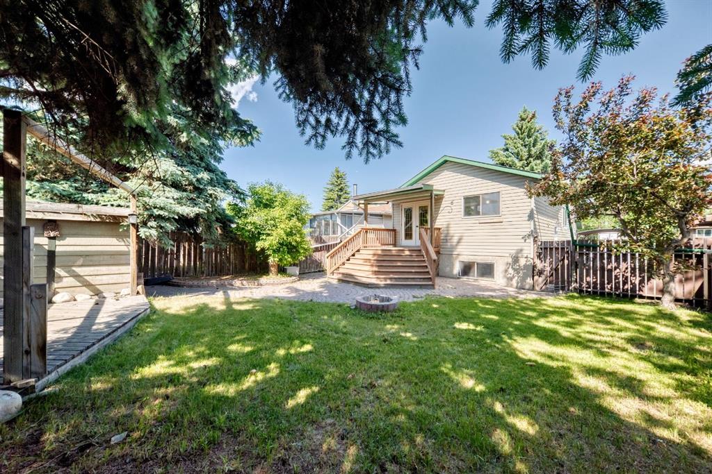 Picture for 55 Doverglen Crescent SE
