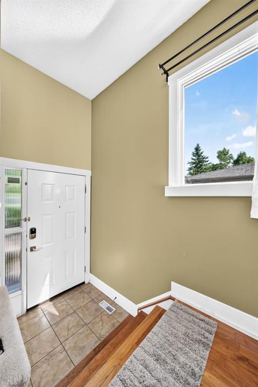 Picture for 55 Doverglen Crescent SE