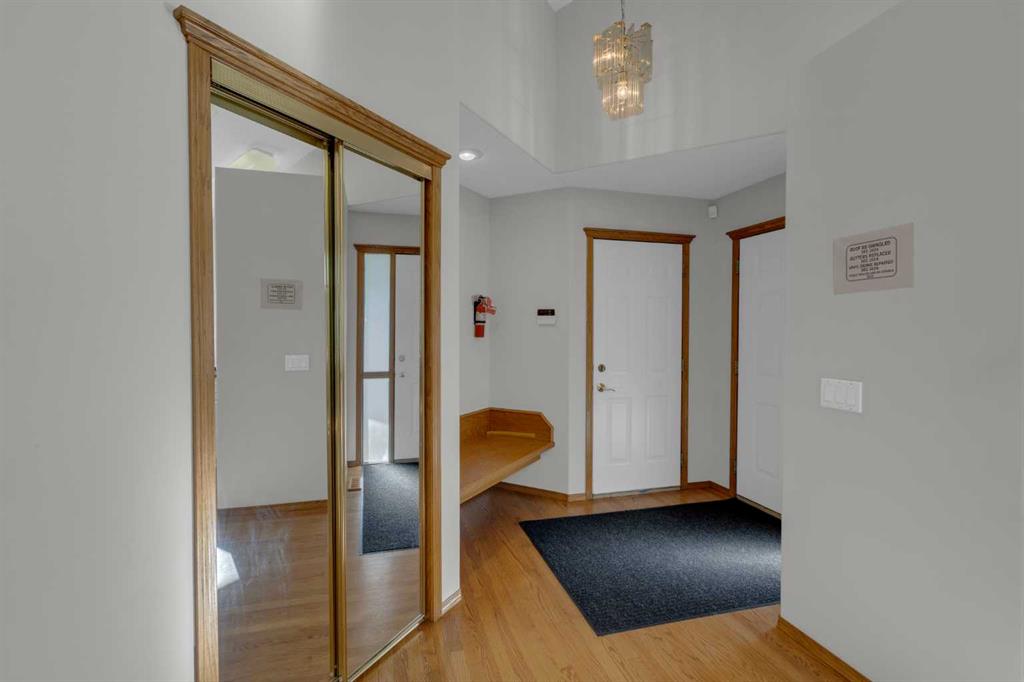 Picture for 102 Edgebrook Heights NW