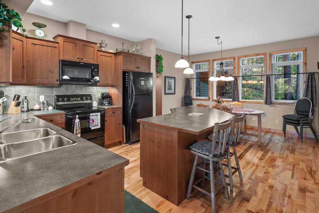 Picture for 1073 Wilson Way  https://www.cirrealty.ca/reb/creb/73/A2265573_14.jpg