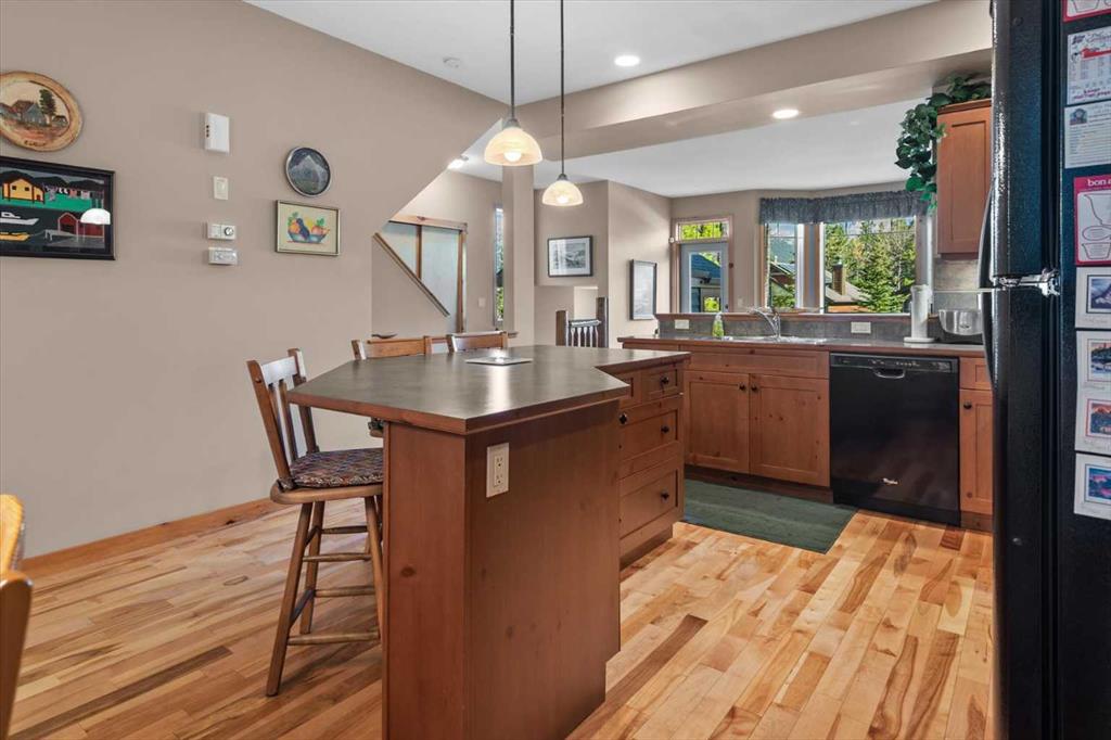 Picture for 1073 Wilson Way  https://www.cirrealty.ca/reb/creb/73/A2265573_18.jpg