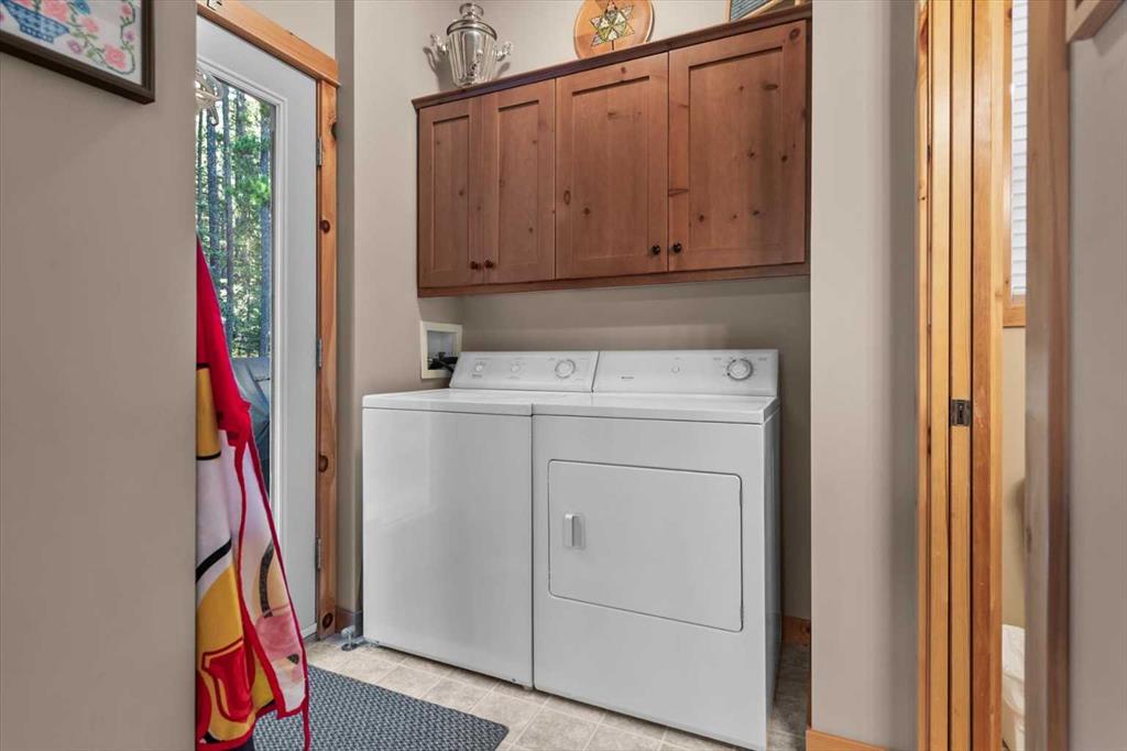 Picture for 1073 Wilson Way  https://www.cirrealty.ca/reb/creb/73/A2265573_21.jpg
