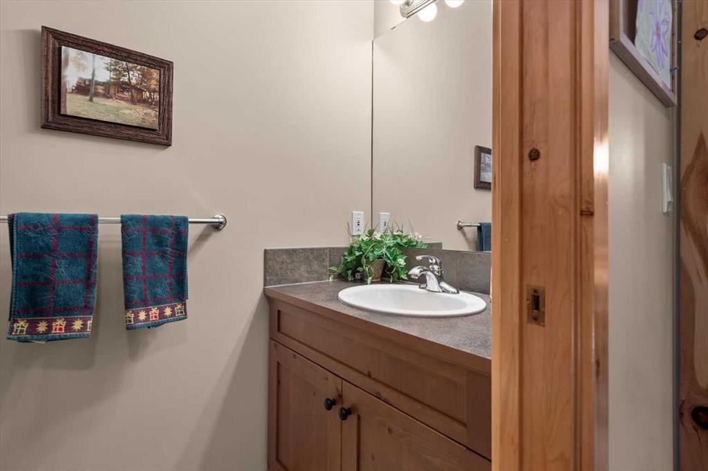 Picture for 1073 Wilson Way  https://www.cirrealty.ca/reb/creb/73/A2265573_22.jpg