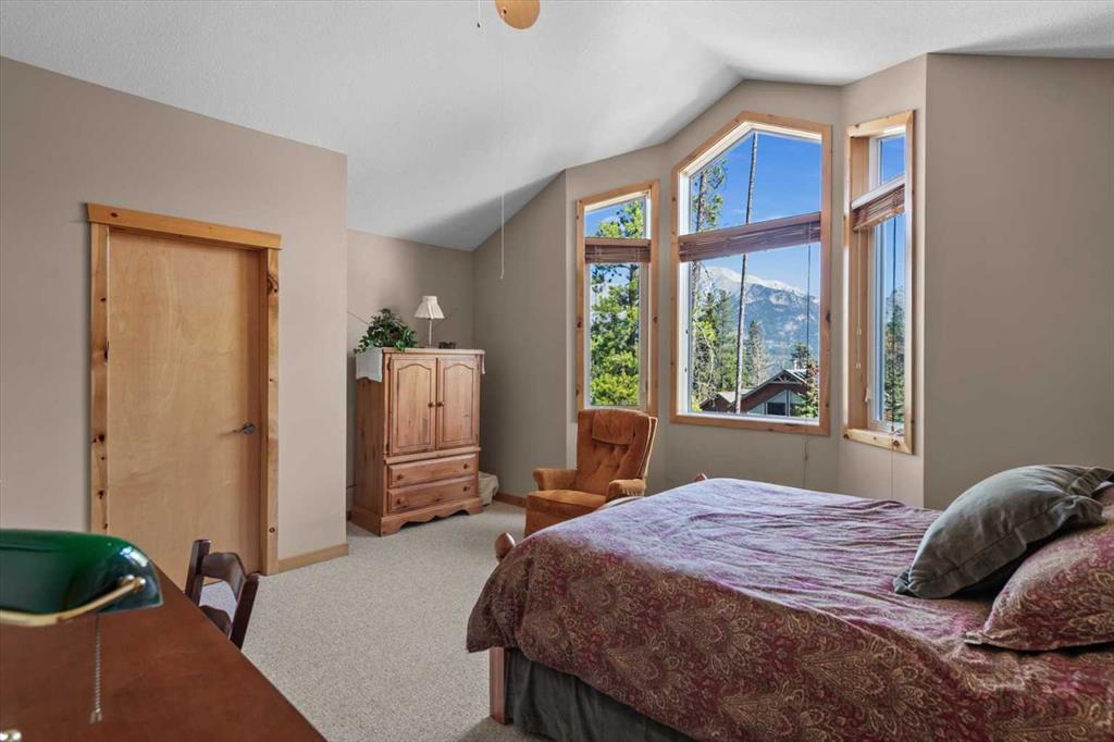 Picture for 1073 Wilson Way  https://www.cirrealty.ca/reb/creb/73/A2265573_31.jpg