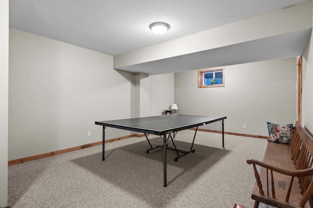 Picture for 1073 Wilson Way  https://www.cirrealty.ca/reb/creb/73/A2265573_40.jpg
