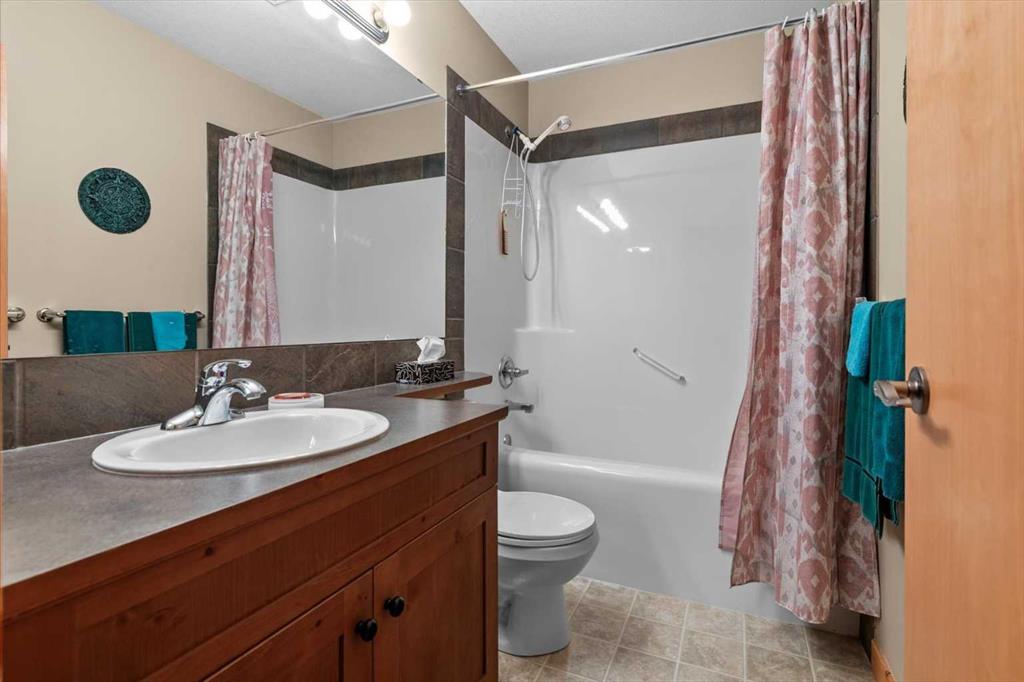 Picture for 1073 Wilson Way  https://www.cirrealty.ca/reb/creb/73/A2265573_42.jpg