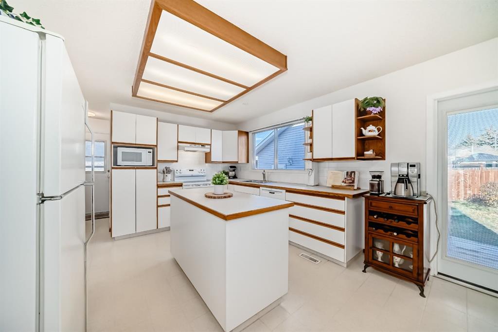 Picture for 236 Acacia Drive SE Picture for 236 Acacia Drive SE