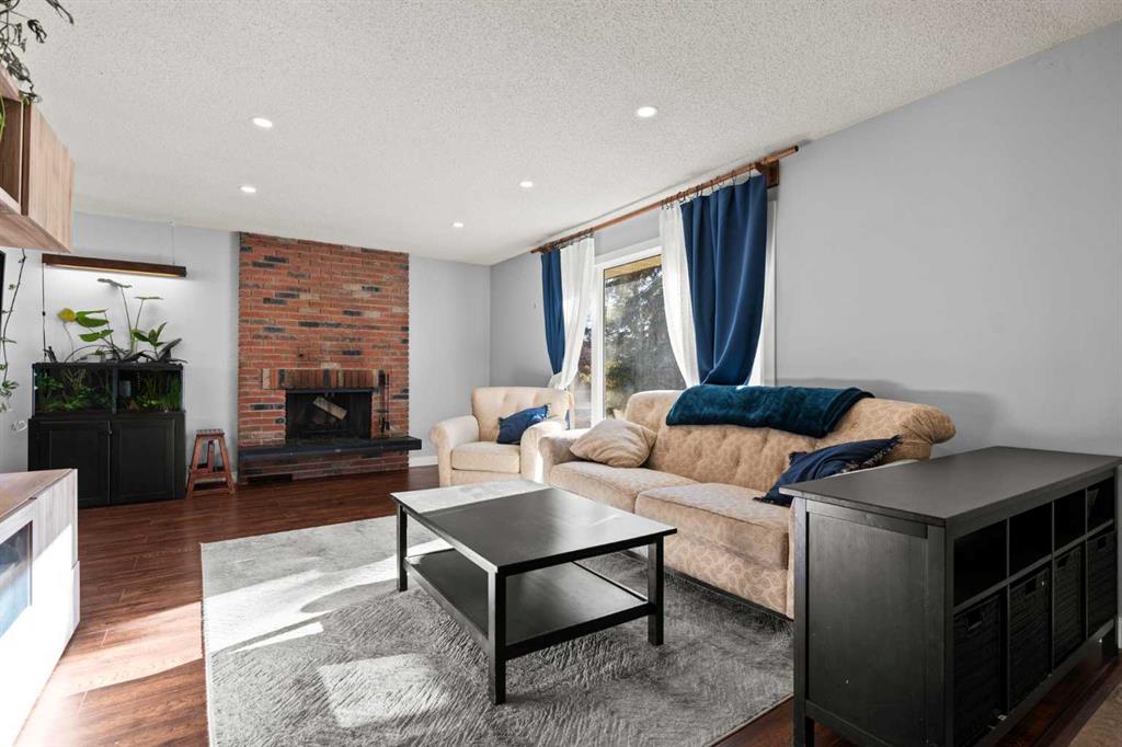 Picture for 2628 106 Avenue SW