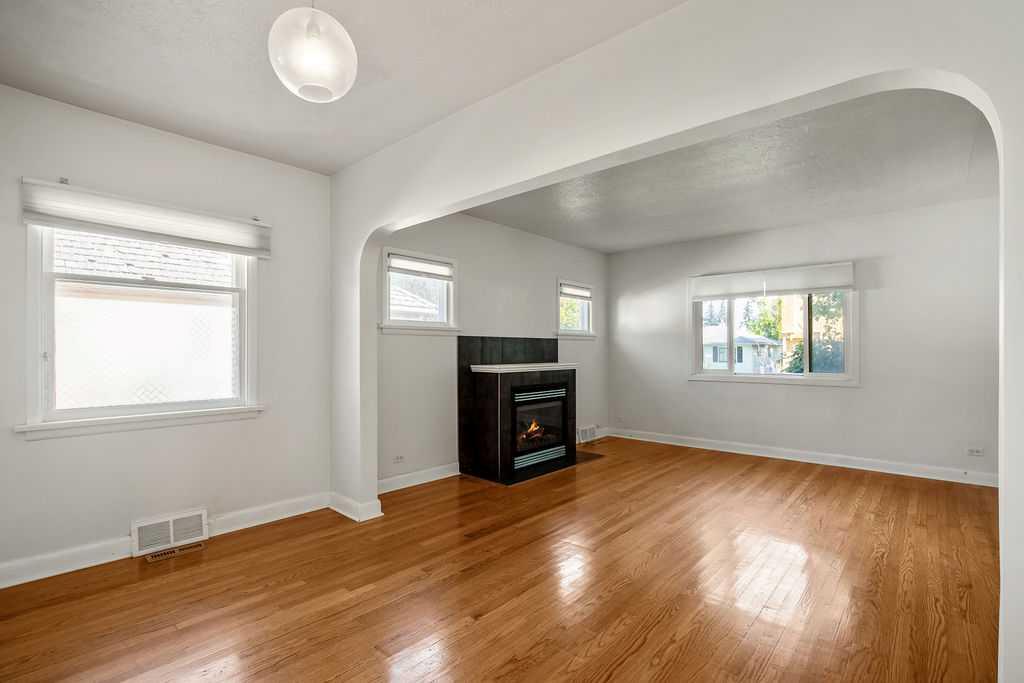 Picture for 453 22 Avenue NW