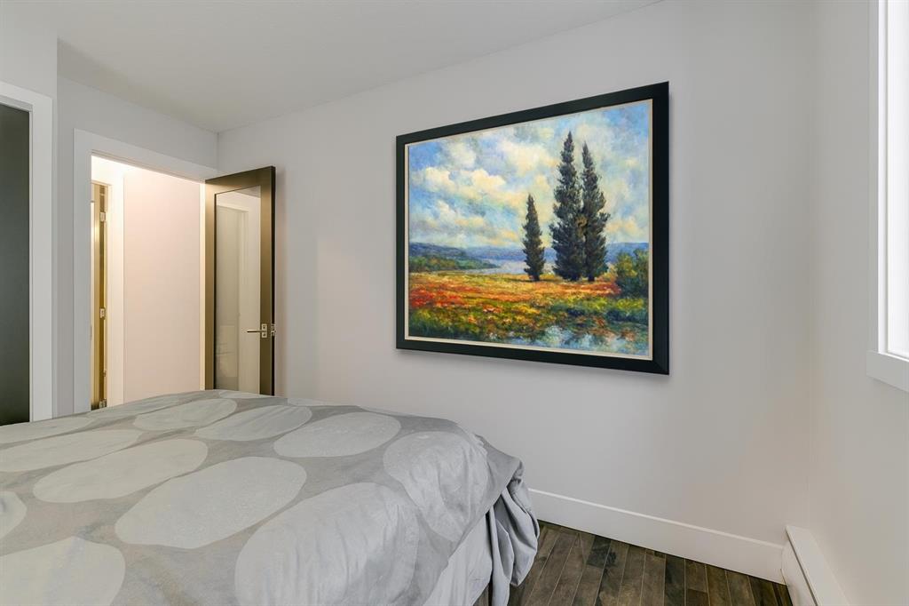 Picture for 202, 1904 10 Street SW