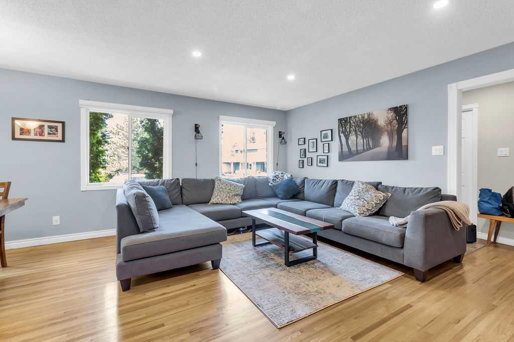 Picture for 1215 Mapleglade Place SE