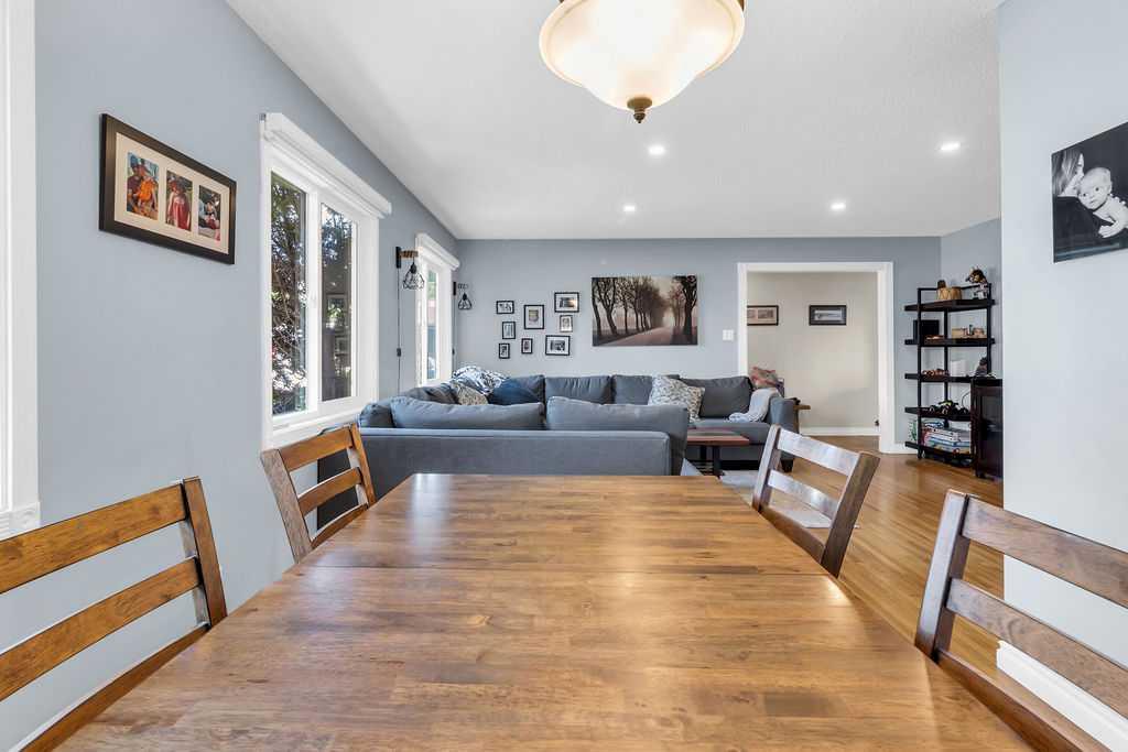 Picture for 1215 Mapleglade Place SE