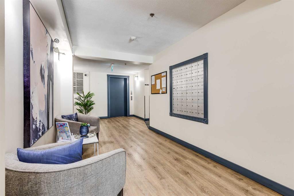 Picture for 210, 1415 17 Street SE