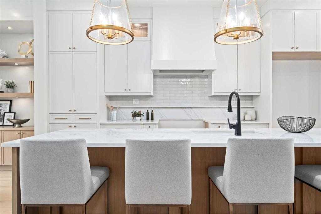 Picture for 2533 2 Avenue NW