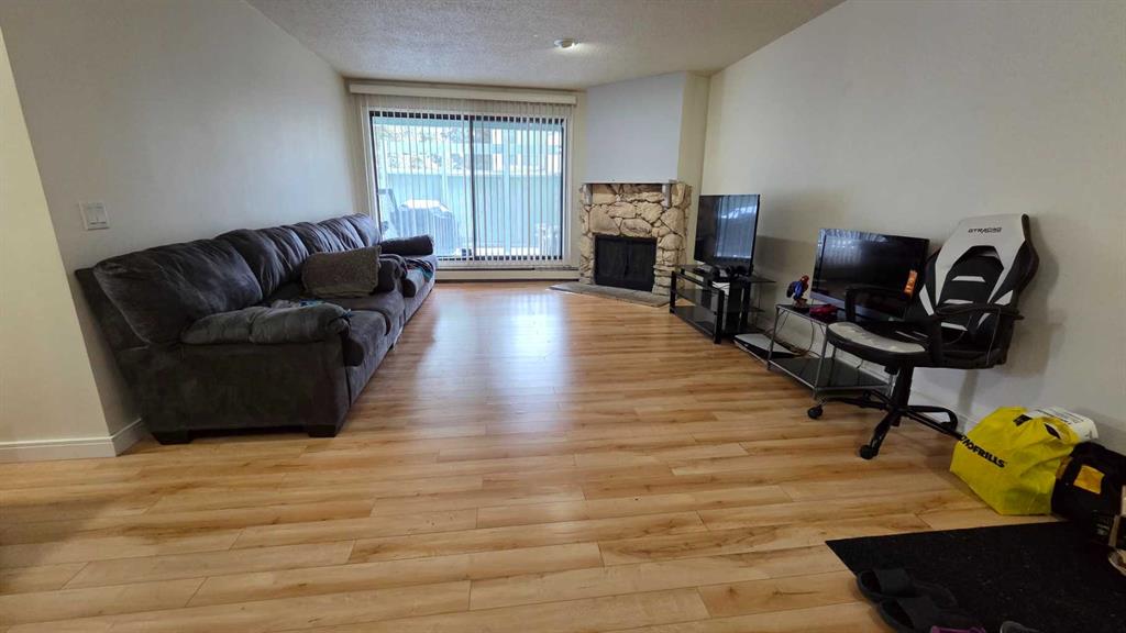 Picture for 318, 10120 Brookpark Boulevard SW