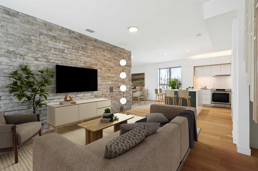 Picture for 205, 116 7A Street NE