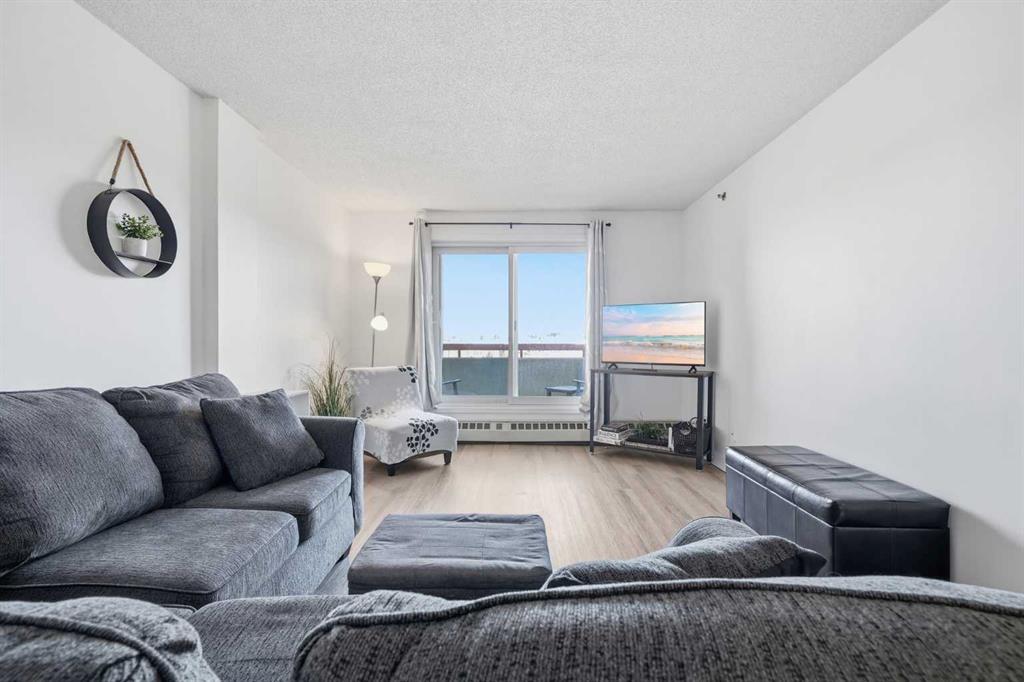 Picture for 604, 2011 University Drive NW