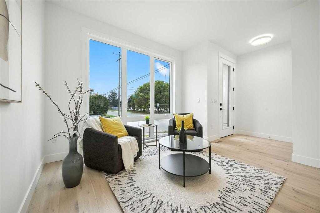 Picture for 926 21 Avenue NW