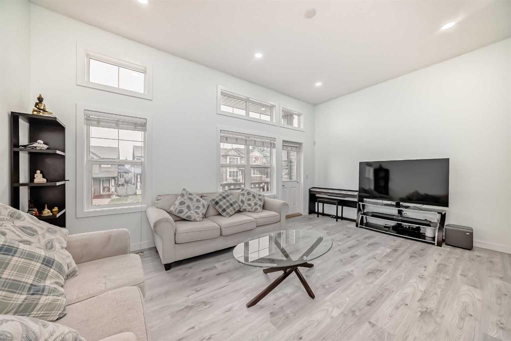 Picture for 119 Panatella Hill NW