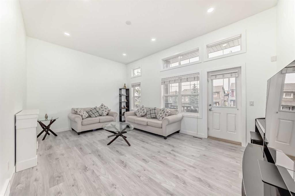 Picture for 119 Panatella Hill NW