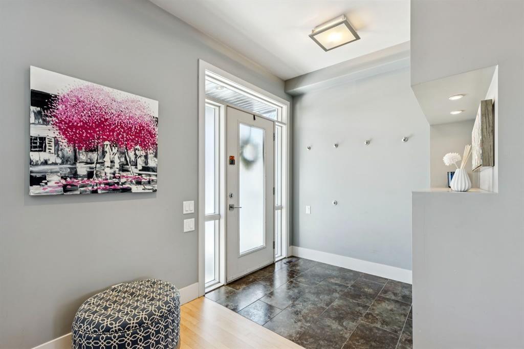 Picture for 3043 28 Street SW