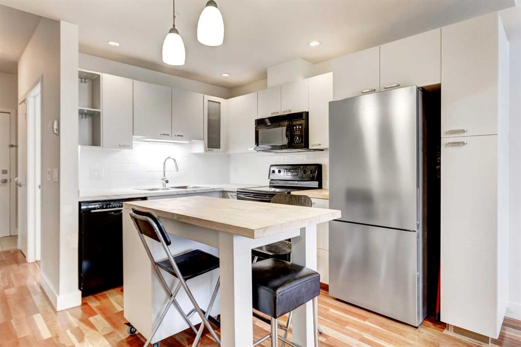 Picture for 148, 315 24 Avenue SW