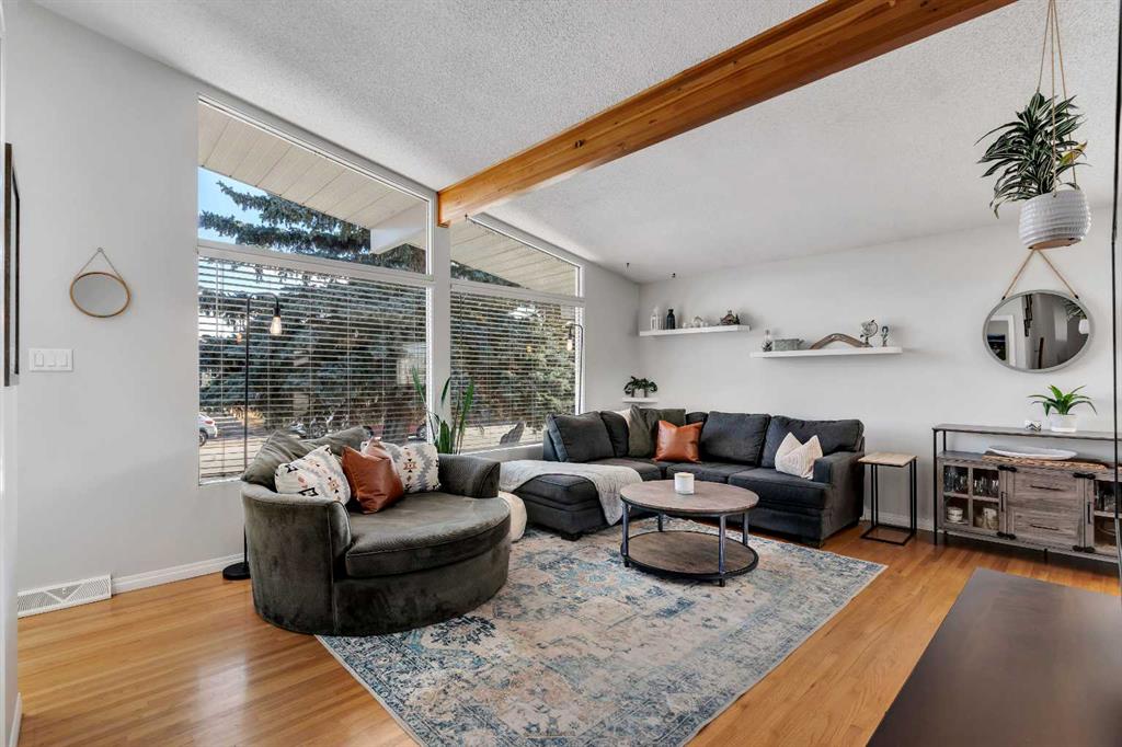 Picture for 9939 Maplecreek Drive SE