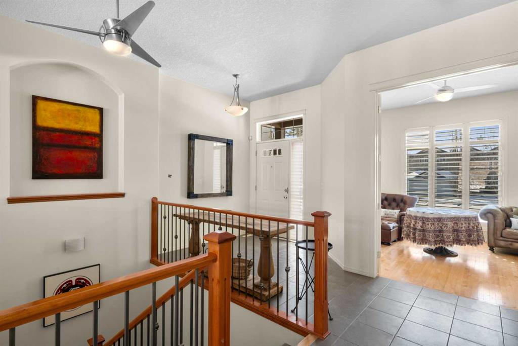 Picture for 385 Discovery Ridge Boulevard SW