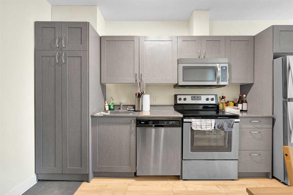 Picture for 804, 30 Brentwood Common NW