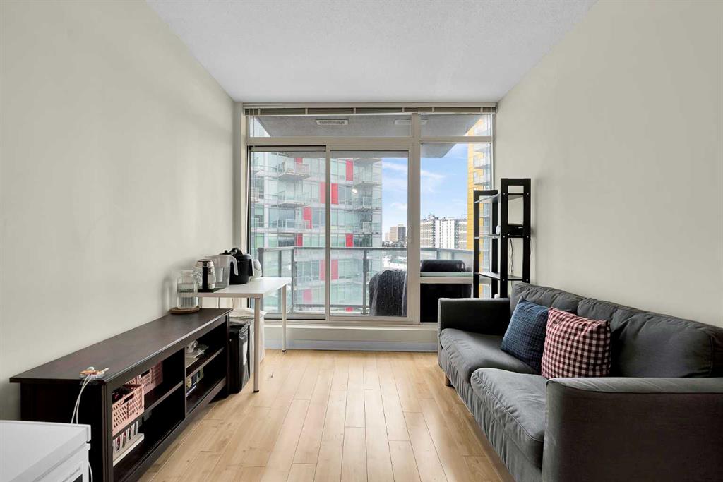 Picture for 804, 30 Brentwood Common NW