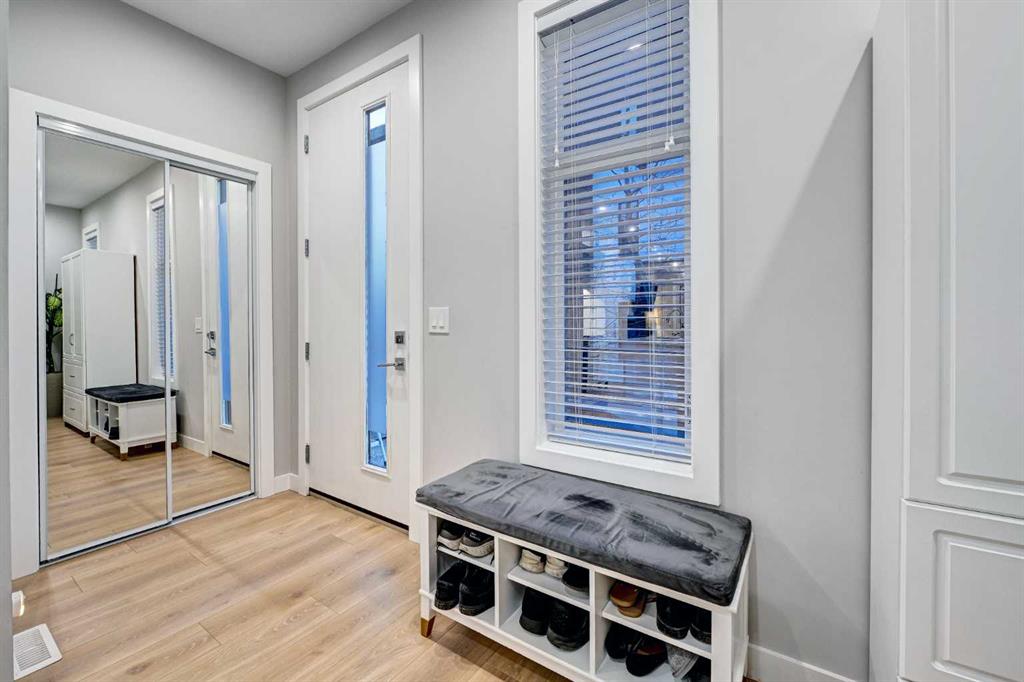 Picture for 205, 830 78 Street SW