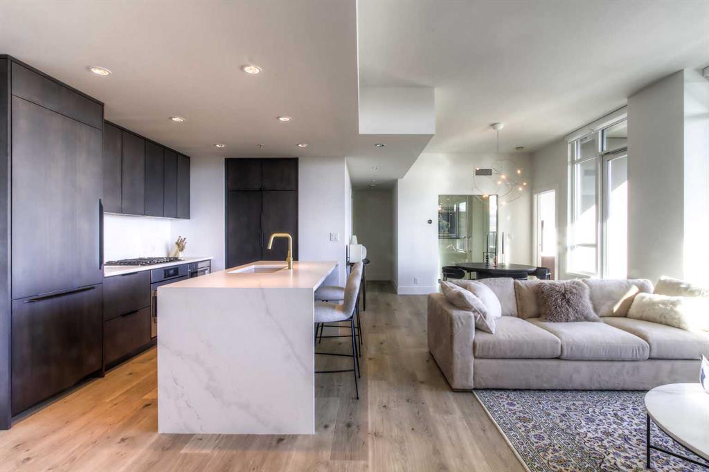 Picture for 807, 46 9 Street NE