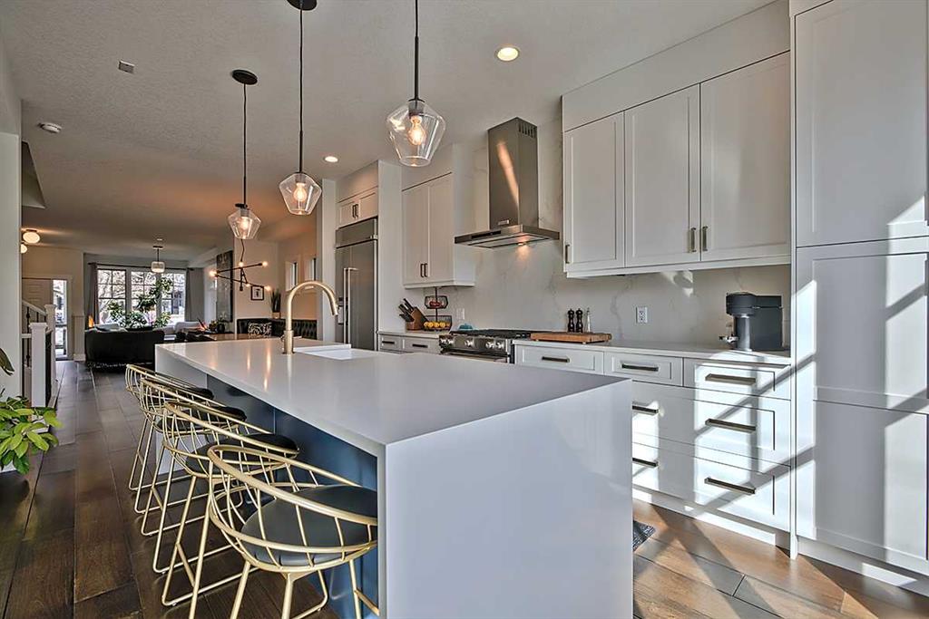 Picture for 2438 25 Street SW