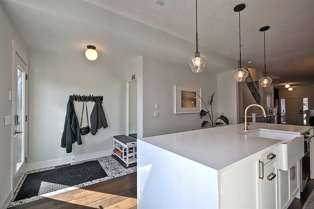 Picture for 2438 25 Street SW