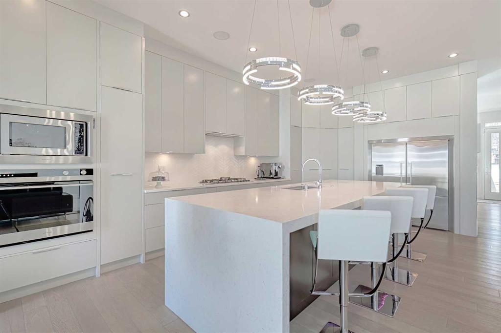 Picture for 2634 27 Street SW