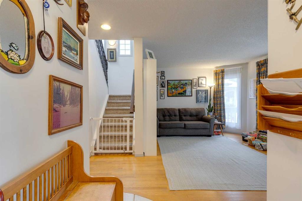 Picture for 926 19 Avenue NW