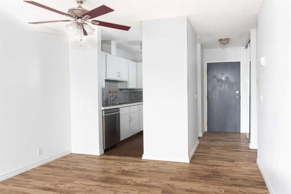 Picture for 302, 2611 15A Street SW