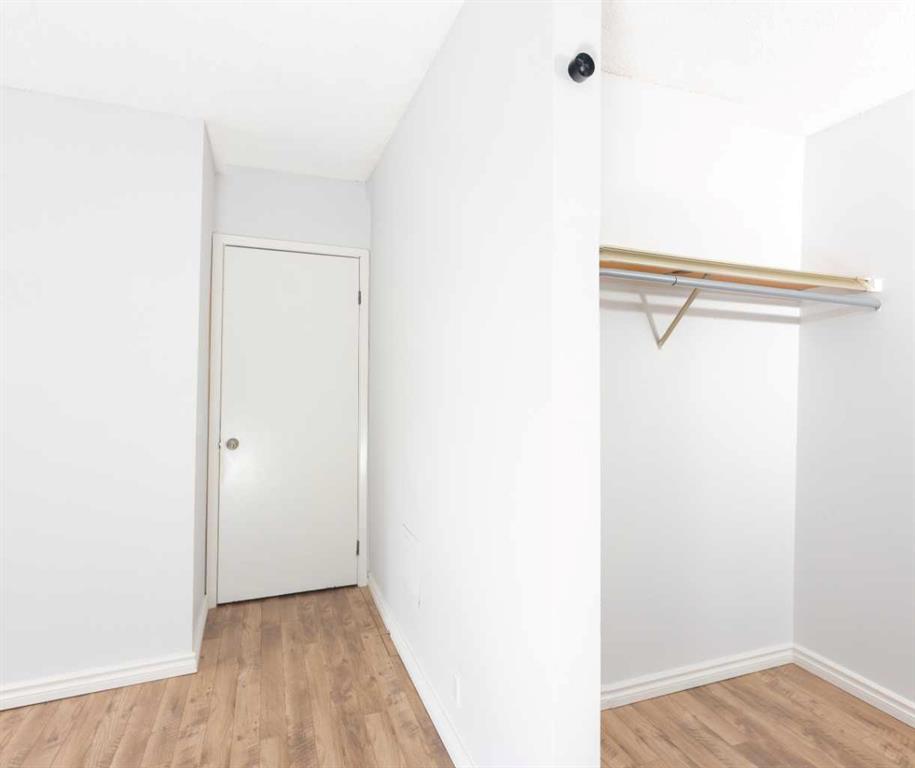 Picture for 302, 2611 15A Street SW