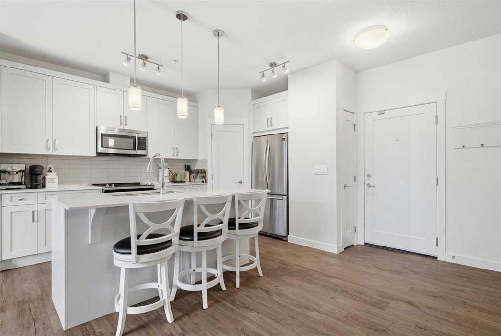 Picture for 104, 20 Walgrove Walk SE