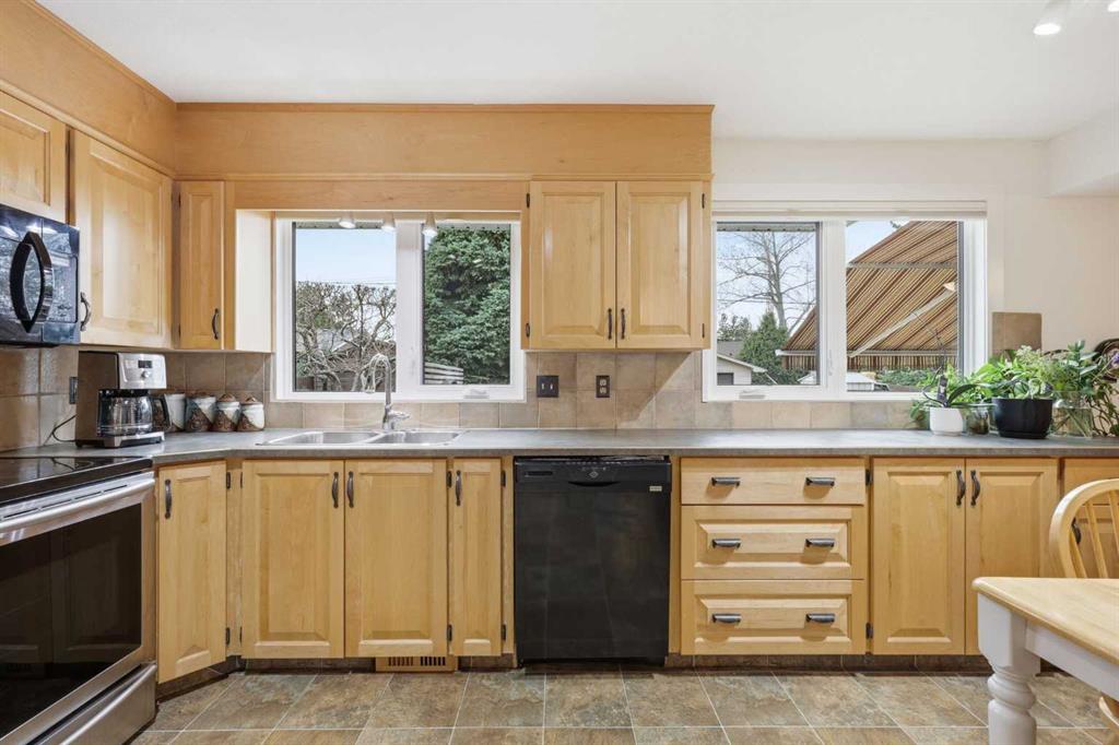 Picture for 820 Parkwood Drive SE