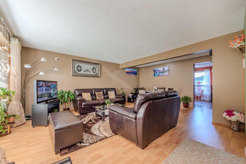 Picture for 78 Queen Anne Close SE