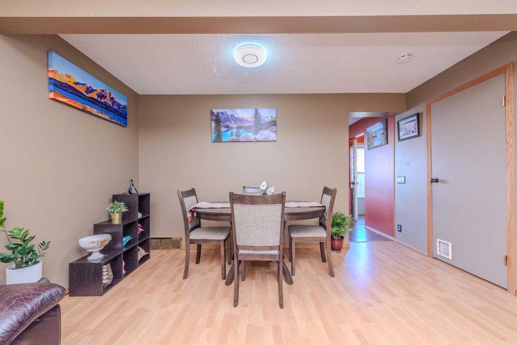 Picture for 78 Queen Anne Close SE