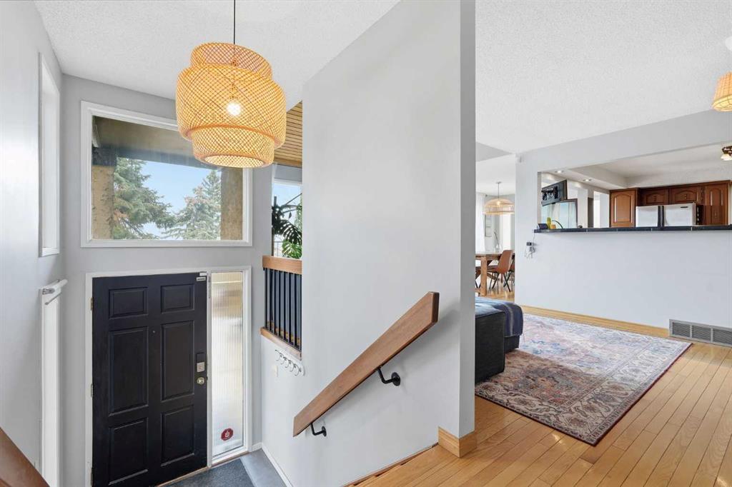 Picture for 39 Coach Manor Terrace SW