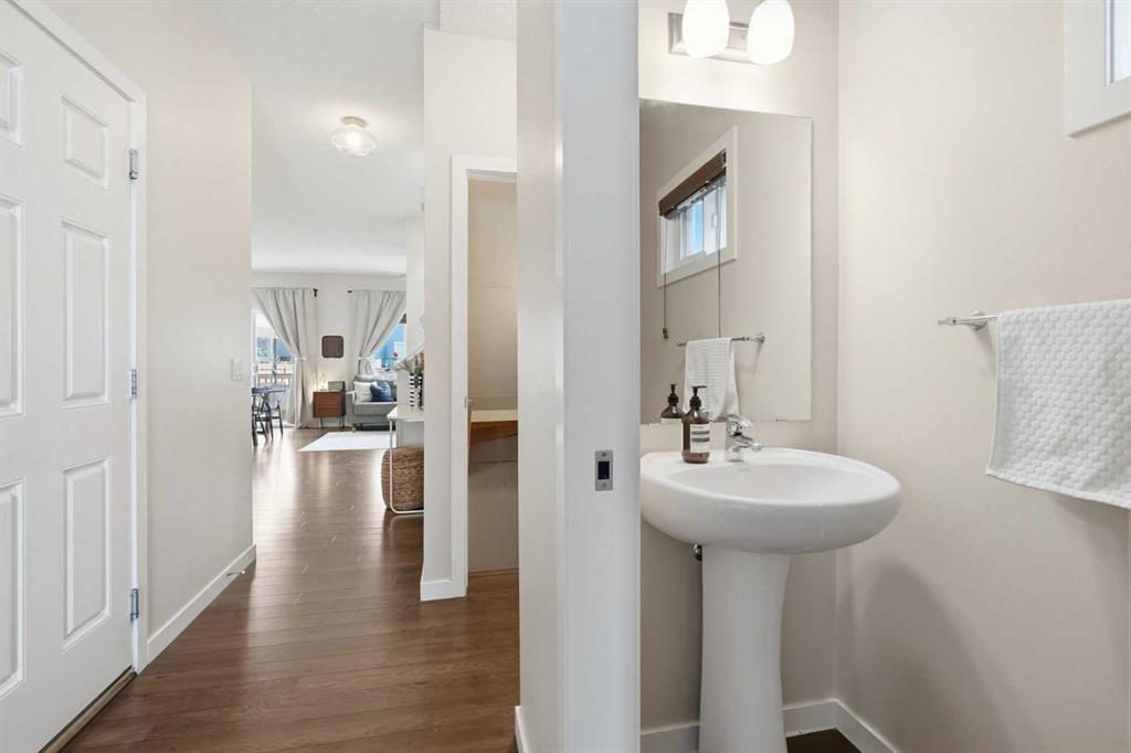 Picture for 425 Carringvue Avenue NW