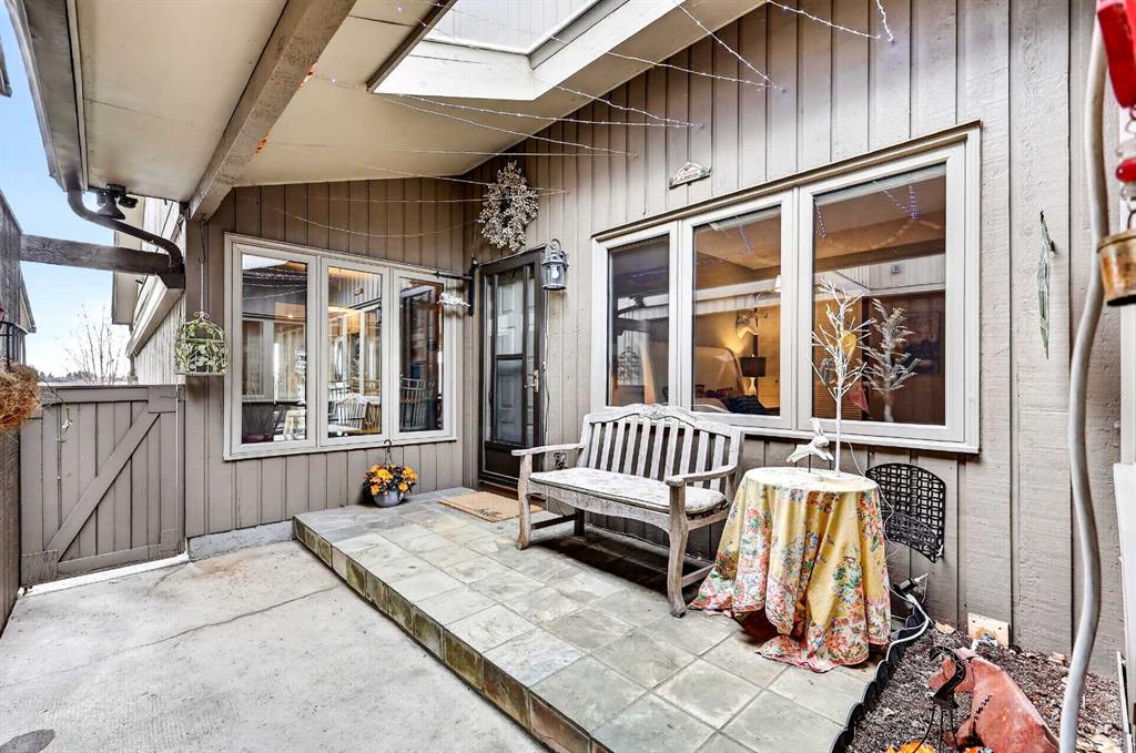 Picture for 832, 860 Midridge Drive SE