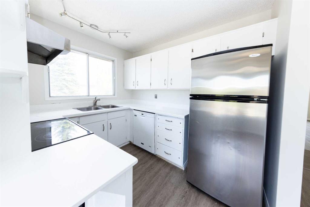 Picture for 1132 Berkley Drive NW