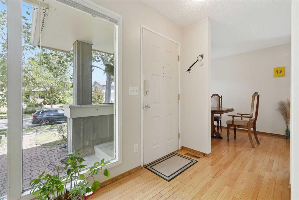 Picture for 121 Sunbank Way SE