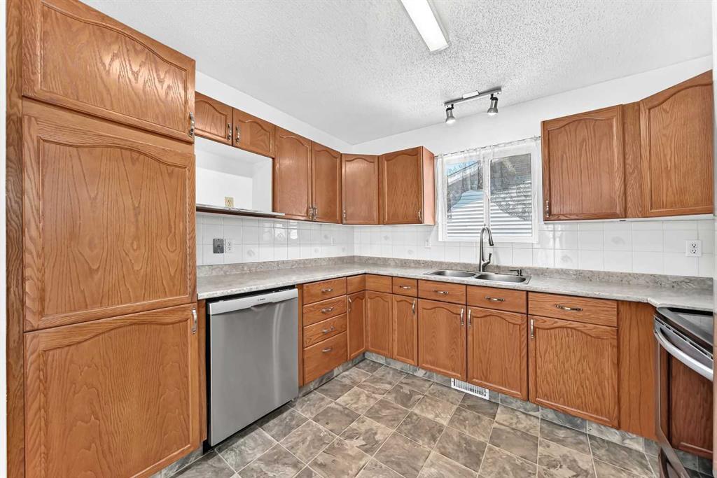 Picture for 18 Erin Ridge Court SE