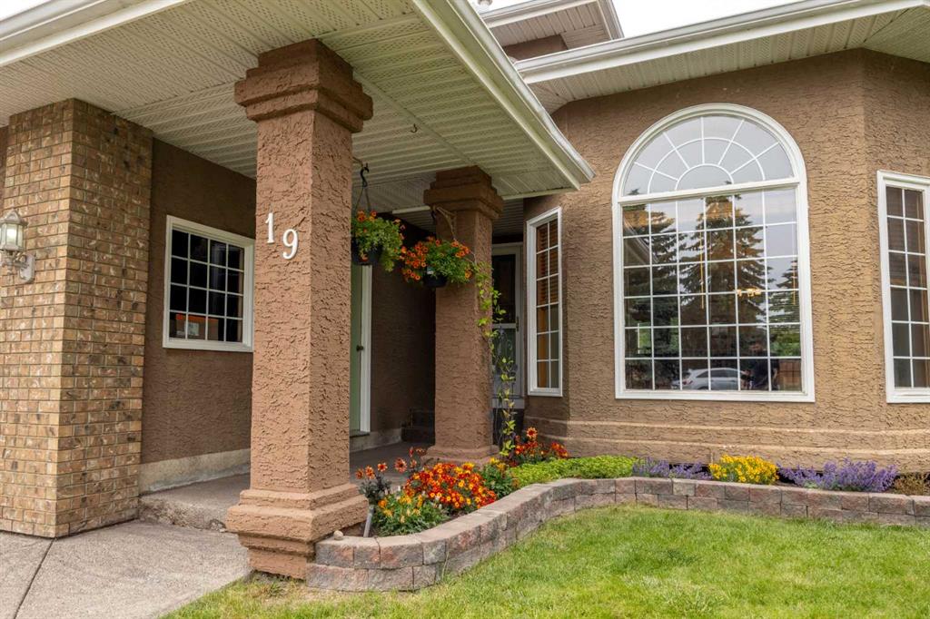 Picture for 19 Mckenzie Lake Manor SE