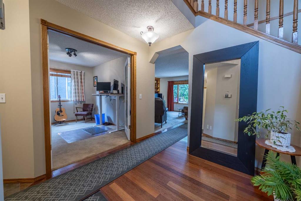 Picture for 19 Mckenzie Lake Manor SE